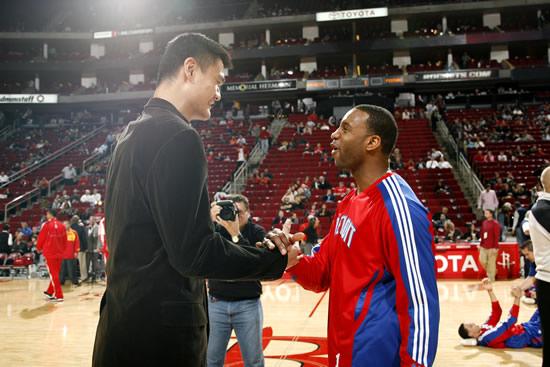 詹姆斯湖人时期让人心酸瞬间,nba詹姆斯那些感人的瞬间