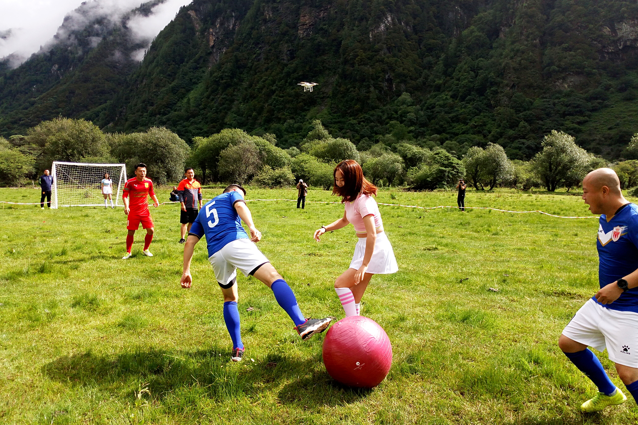 趣味足球比赛有哪些,趣味足球川渝对抗