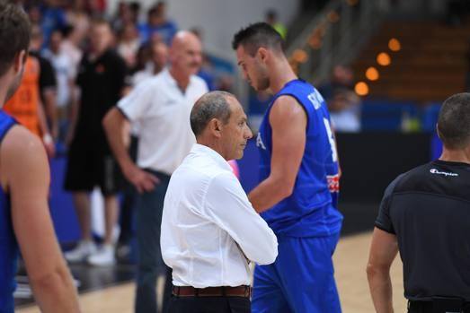 加里纳利快船nba2kol2,快船主场致敬加里纳利