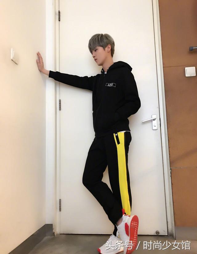 关晓彤鹿晗vs热巴鹿晗,热巴鹿晗未播花絮撕名牌