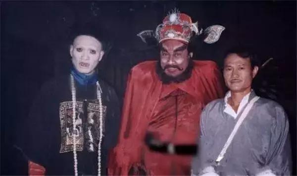 还记得《我和僵尸有个约会》的孔雀大师吗？曾和林正英斗过法