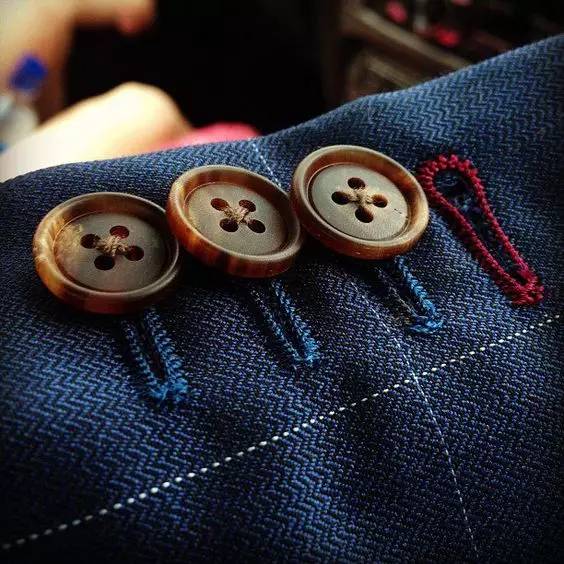 揭秘｜被你轻忽的小纽扣，不谨慎就让衣服大掉价