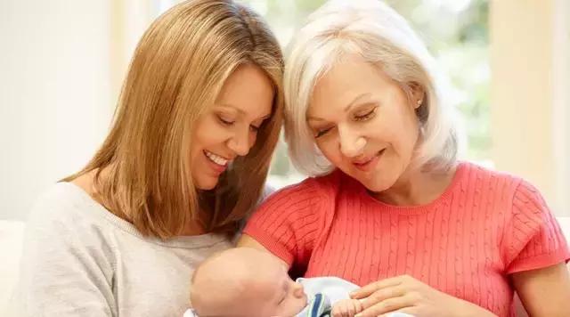 要奶奶不要爸妈违法吗,宝宝亲老人不亲爸妈怎么办