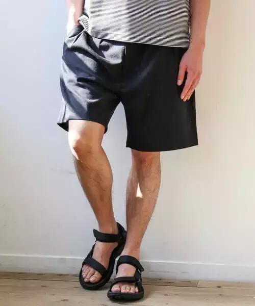 从来不敢穿短裤出门,男生出门不穿短裤