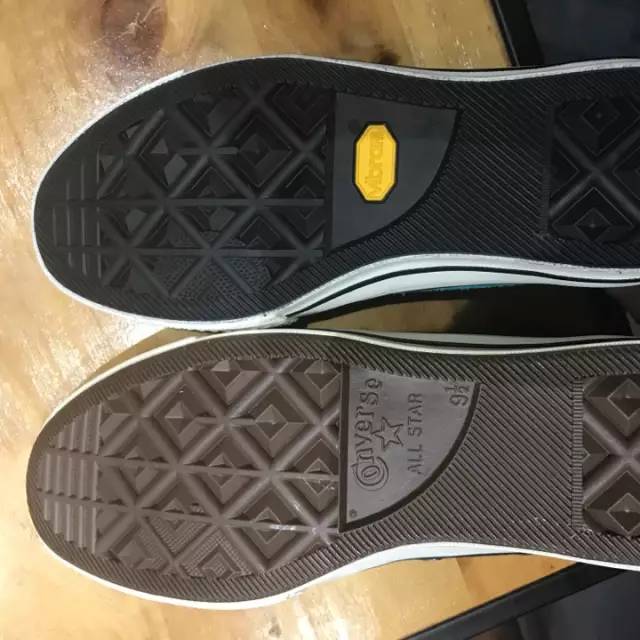 converse和vans哪个质量好,converse和vans哪个适合脚宽