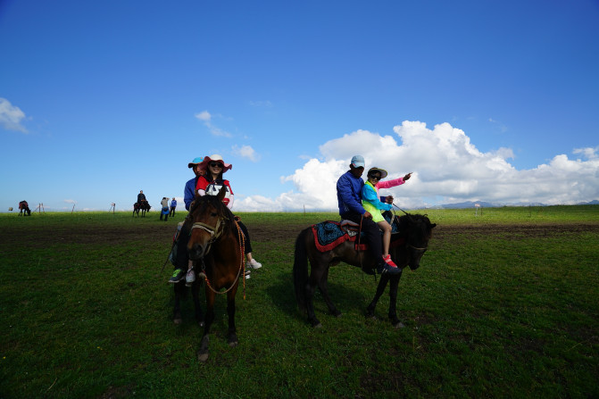 感受大西北的异域风情环疆游结束,南北疆深度游北疆进入南疆