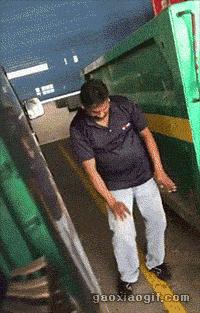 这是个让人头皮发麻的进球,这是我见过最夸张的进球