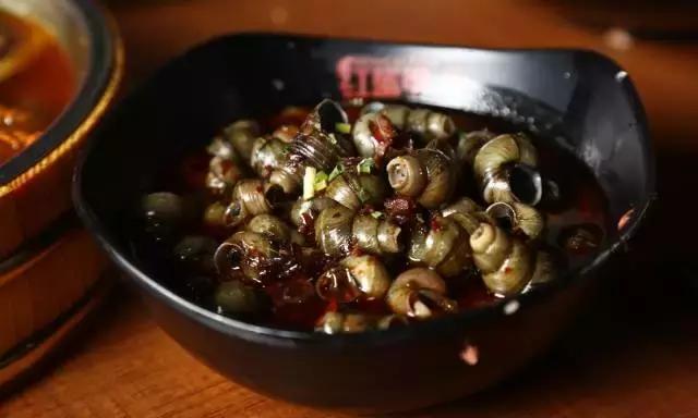 高温红色预警再次拉起，席卷魔都的红衣战士的暴击你挺得住吗？