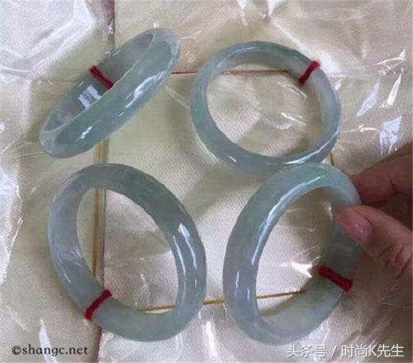 玉镯表面有点坑坑洼洼能戴光滑吗,和田玉镯子表面粗糙了怎么变光滑