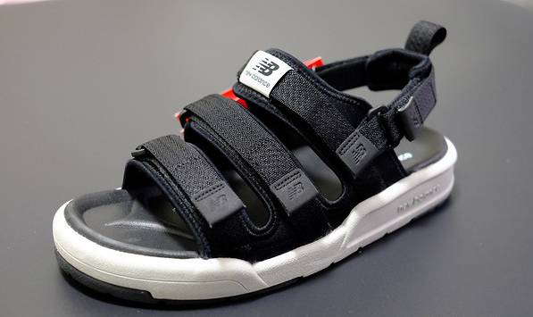 今年流行的凉鞋是哪一些,今年最火的4款凉鞋清爽又时髦