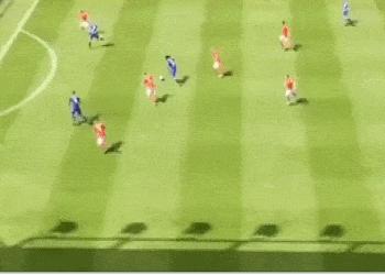 踢球gif爆笑,足球搞笑的gif