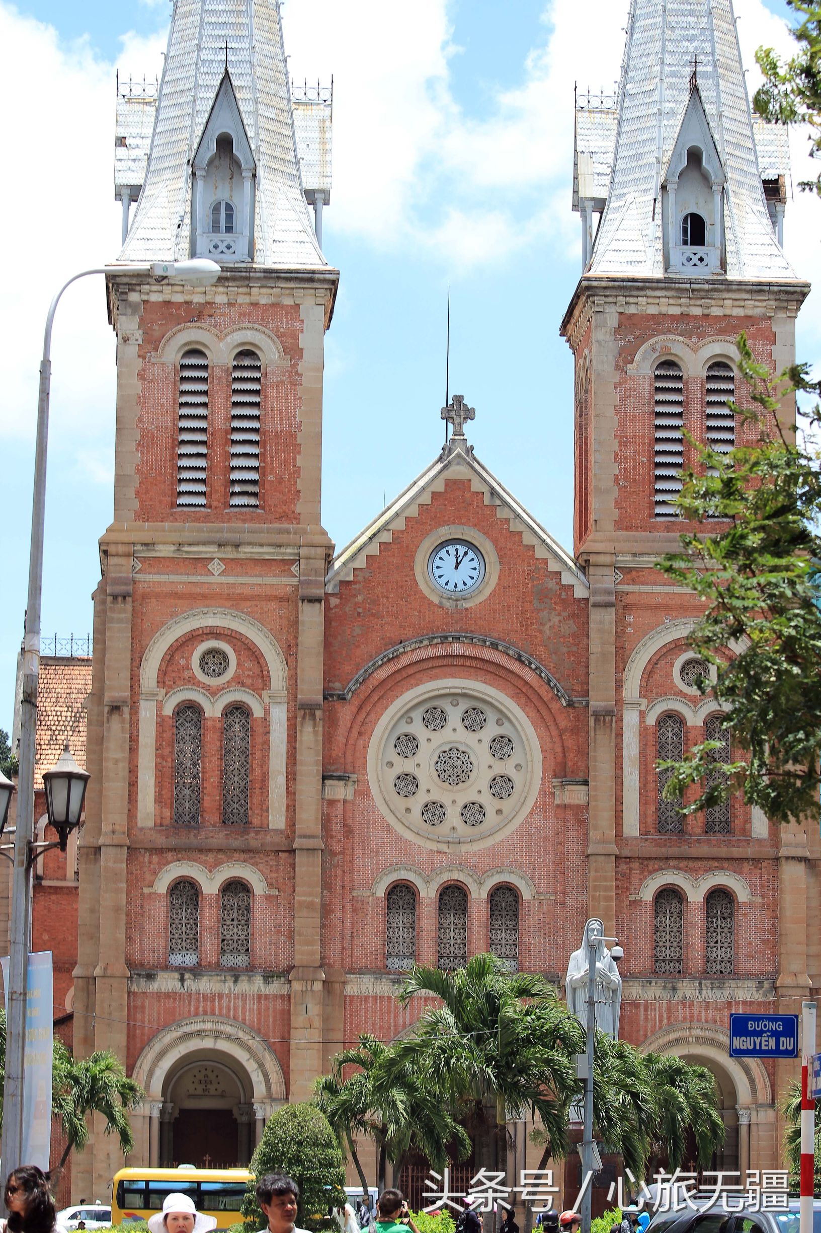 越南旅游吃大龙虾 (越南芽庄烤龙虾多少钱)