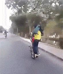 初春时节，西伯利亚寒气袭人，a国间谍史密夫执行任务时，失手被擒，其后被关在高原上的木屋内