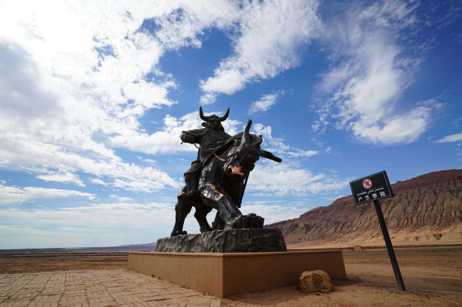 感受大西北的异域风情环疆游结束,南北疆深度游北疆进入南疆