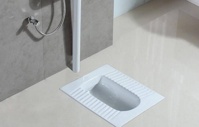 蹲便器用前排还是后排？听了老师傅的话，赶紧把我家的给改掉了