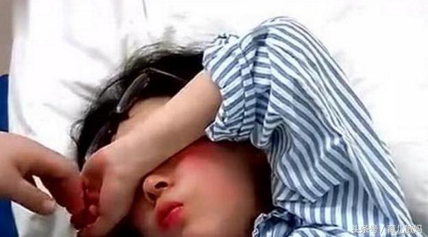 21岁孕妇死活要求剖腹产，医生问出原因后，老公却说这很正常