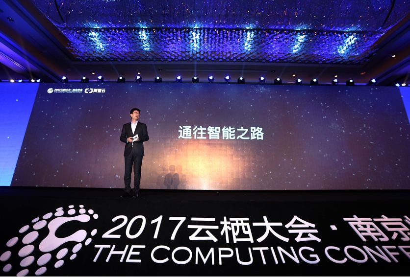 阿里浸没式液冷服务器,把服务器放进水里