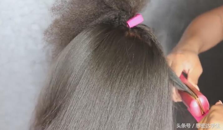 非洲8岁小女孩把头发拉直后，竟这么好看