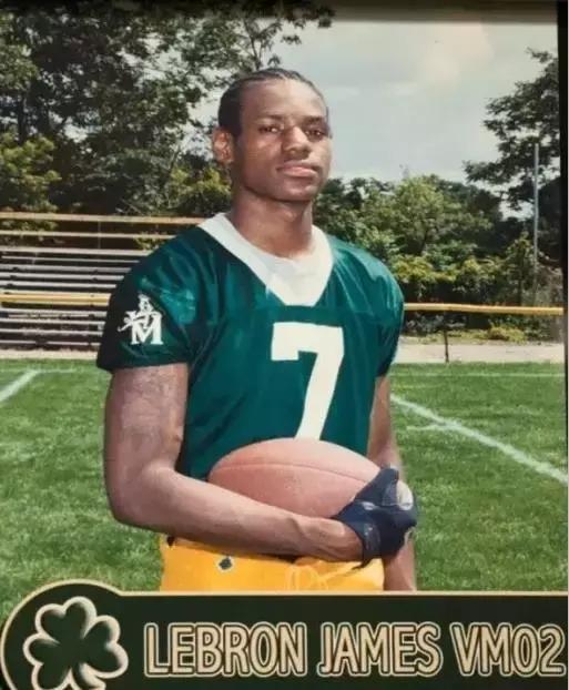 篮球之外NBA球星还擅长啥运动？詹姆斯一只脚踏进NFL！邓肯最全能