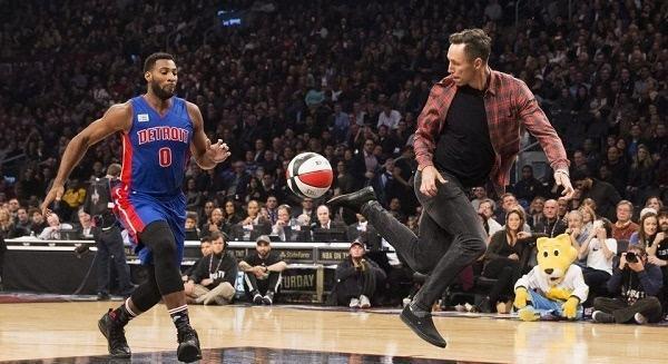 篮球之外NBA球星还擅长啥运动？詹姆斯一只脚踏进NFL！邓肯最全能