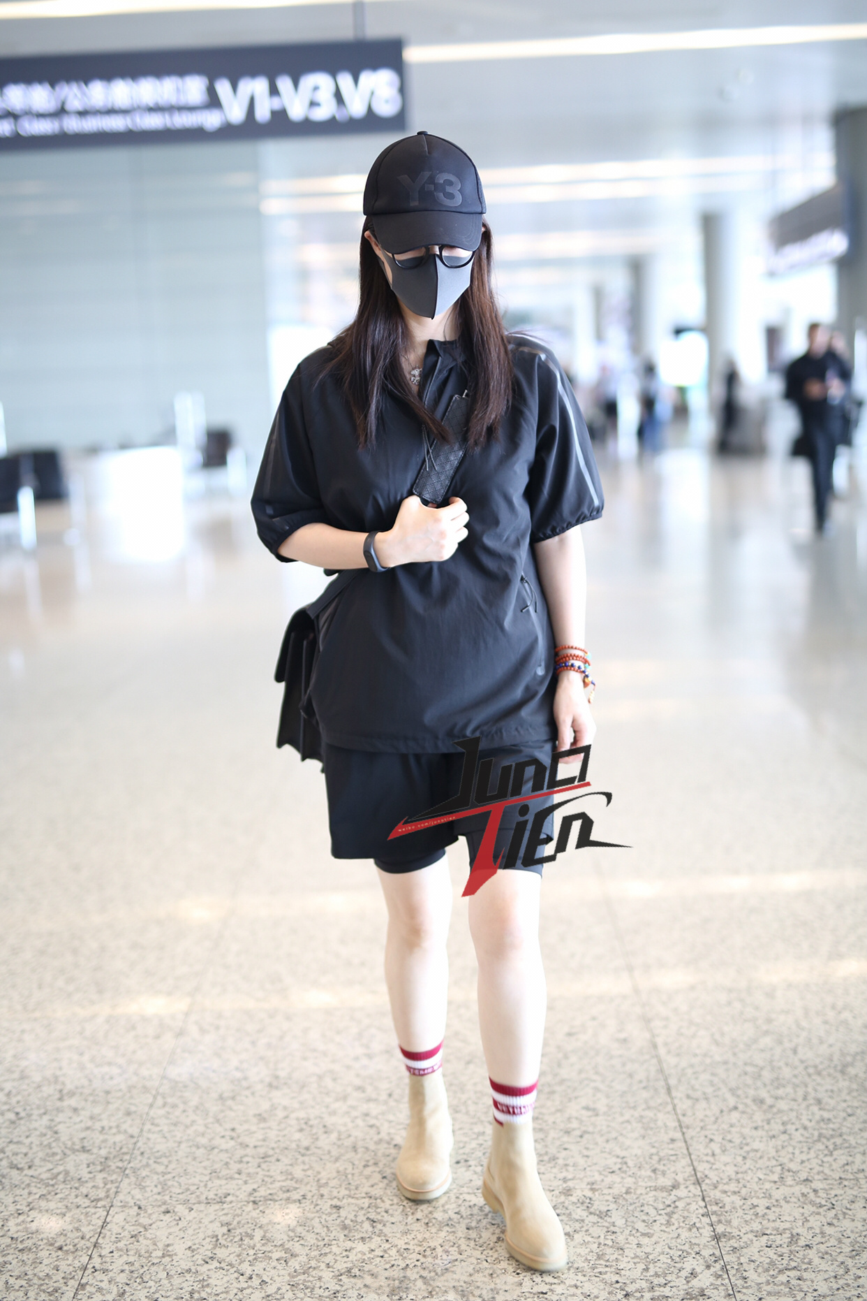 微胖蒋欣穿衣搭配,微胖蒋欣穿喇叭裤