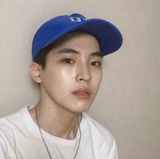 网红是怎么卖衣服的,网红卖衣服现状