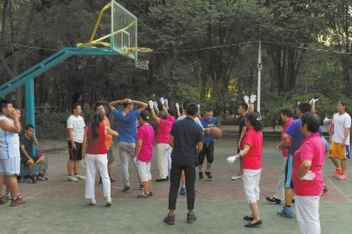 篮球场被占用了找什么部门,篮球场被霸占跳广场舞如何处理