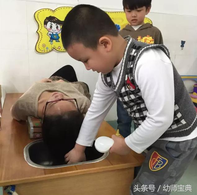 幼儿园区角美发屋环创,幼儿园角色扮演小剧院