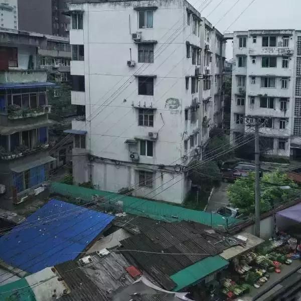 美呆！成都110㎡旧房爆改，缩小客厅拥有了4个卧室