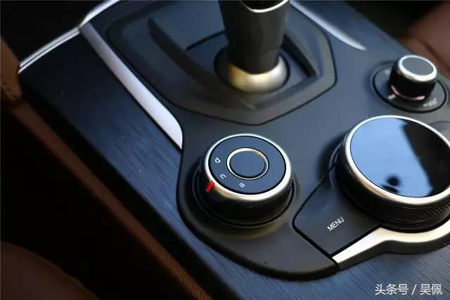 阿尔法罗密欧stelvio赛道版试驾,stelvio阿尔法罗密欧试驾