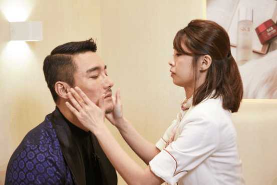 胡兵体验欧洲艺术,胡兵时尚生活记