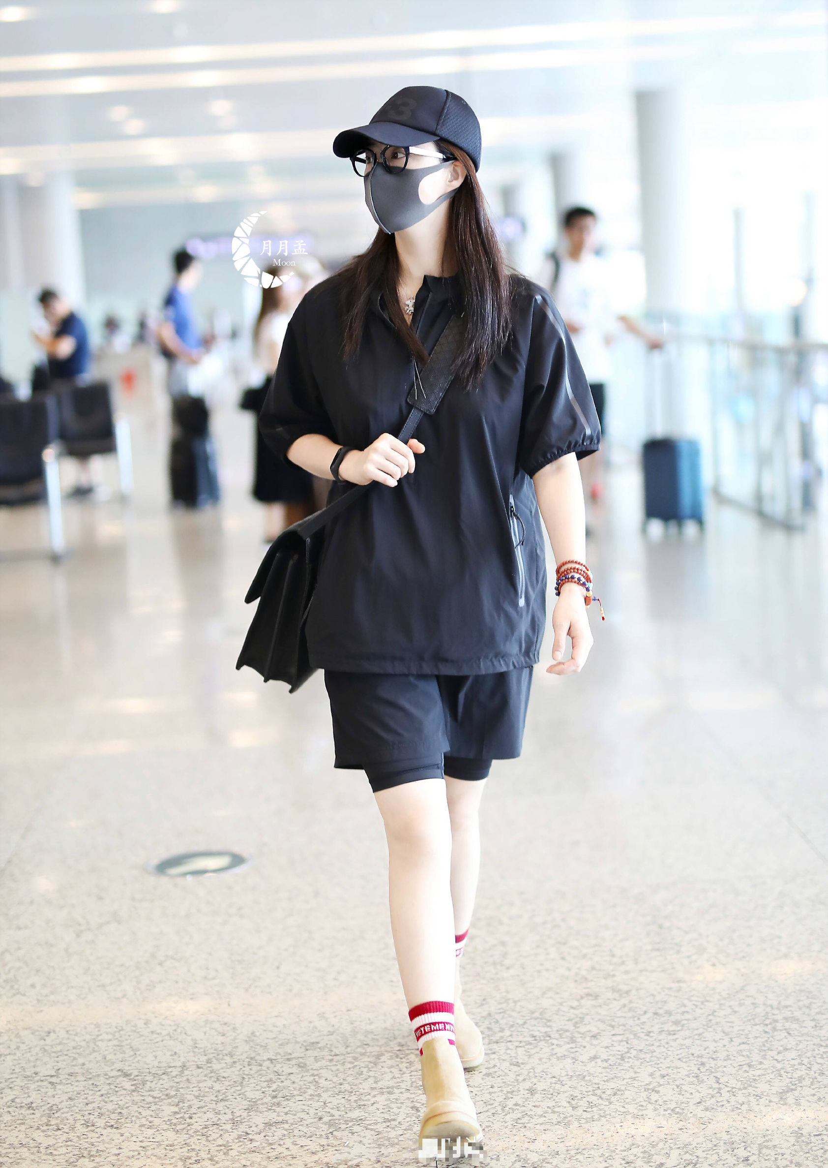 微胖蒋欣穿衣搭配,微胖蒋欣穿喇叭裤