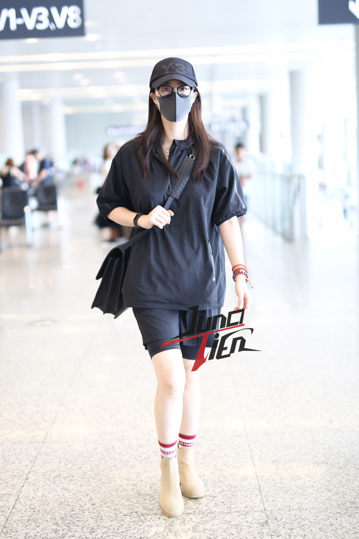 微胖蒋欣穿衣搭配,微胖蒋欣穿喇叭裤