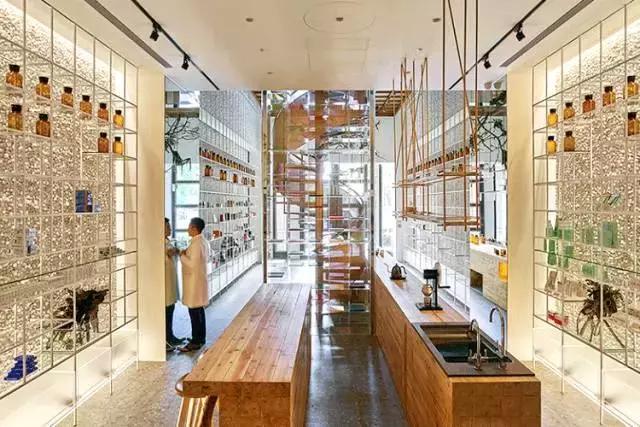 三代医药世家传人，90后帅哥开出中国最美药店，让看病不再可怕