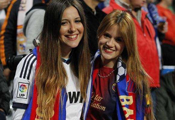 推晕客队女球迷，看一看欧洲球迷是怎样做的足球场不是法外之地