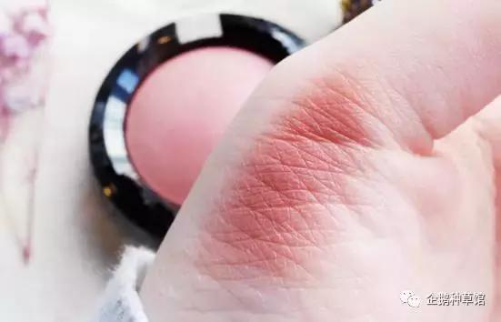 五款好气色腮红一秒妆出元气美肌,腮红怎么用才能显得元气满满的