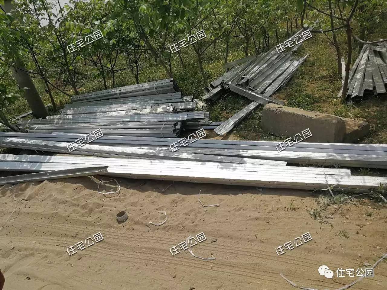 农村小伙花30万自己盖钢结构别墅,农村花30万建轻钢别墅