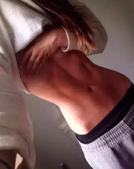 你虐腹姿势这么撩，另一半怎么受得了！