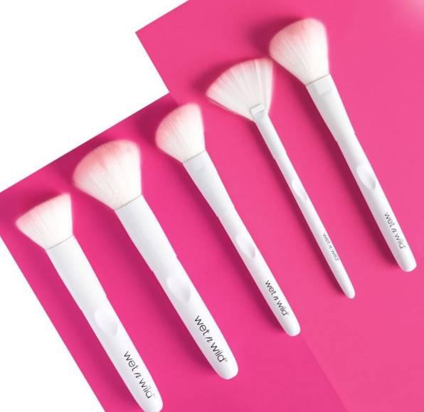 一两百块钱的彩妆真的好用吗,彩妆好一点和一般的区别