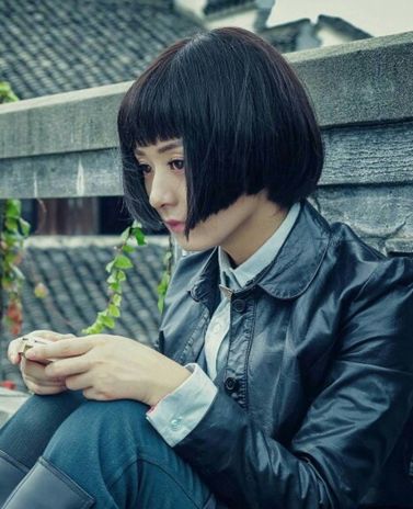 梨花头发型中长发卷发,气质中分丸子头发型教程