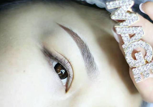 雾眉如何定边框,眉毛边框怎么画整齐