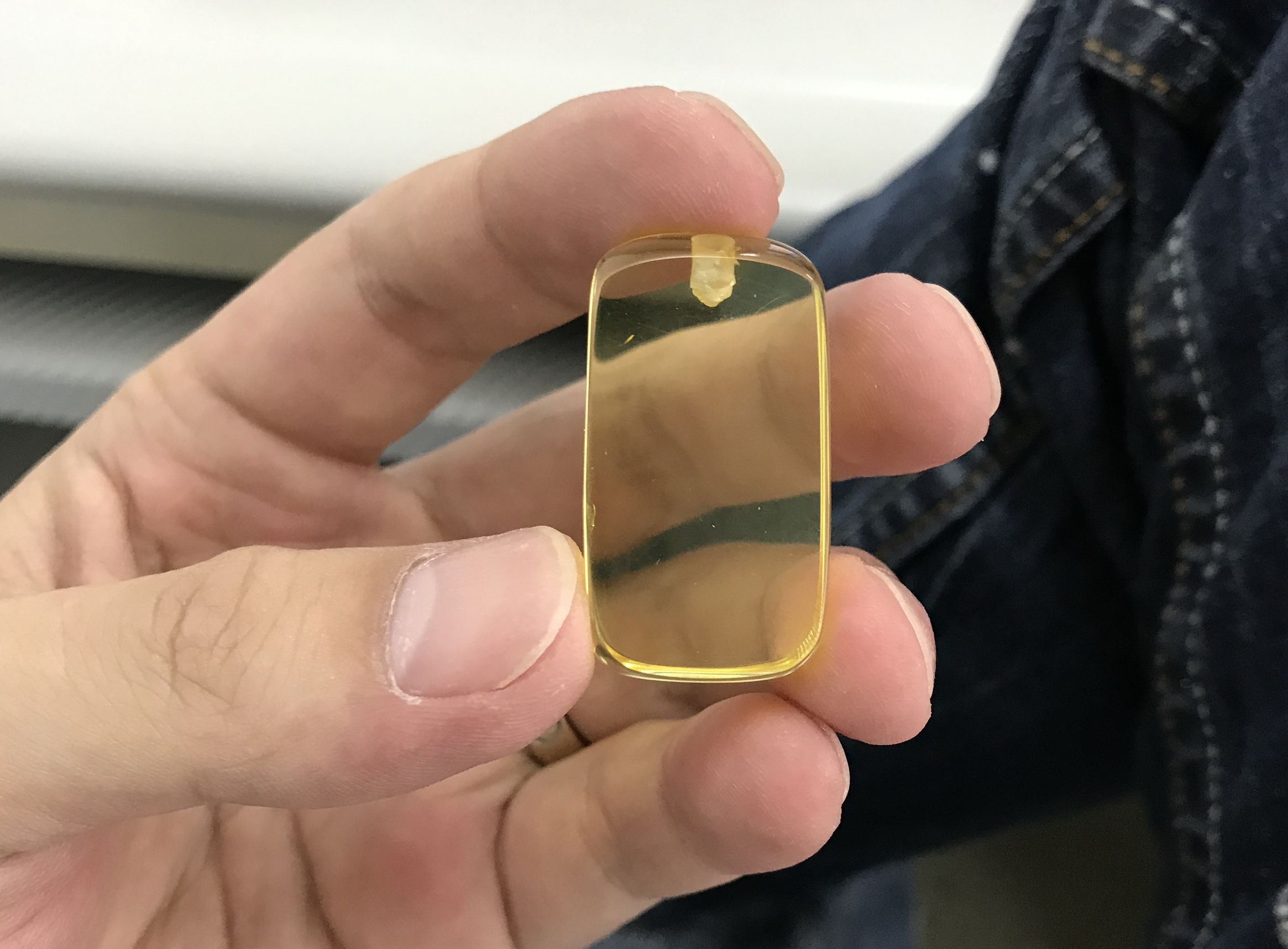 顽主-开一个小金珀做个无事牌小件分享一下抛光小窍门