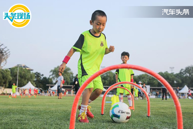 足球要从娃娃抓起全面发展,足球也要从娃娃抓起