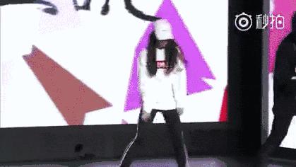 刘亦菲和关之琳合体,刘亦菲杨洋劲爆尬舞嗨翻全场娱乐