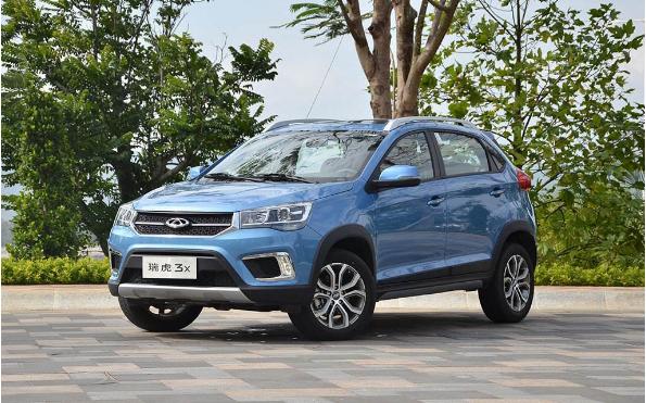 路上碰到一辆奇瑞老车,路上遇到的奇瑞车