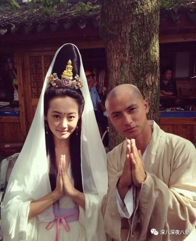自从割双眼皮不算整容之后，娱乐圈不微调的女艺人是真·不存在