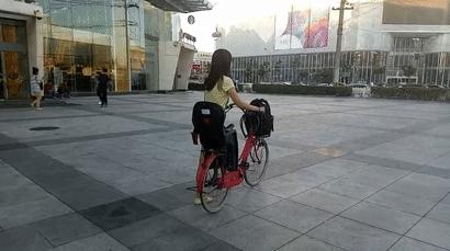 骑自行车的亲子英语,教小孩骑自行车