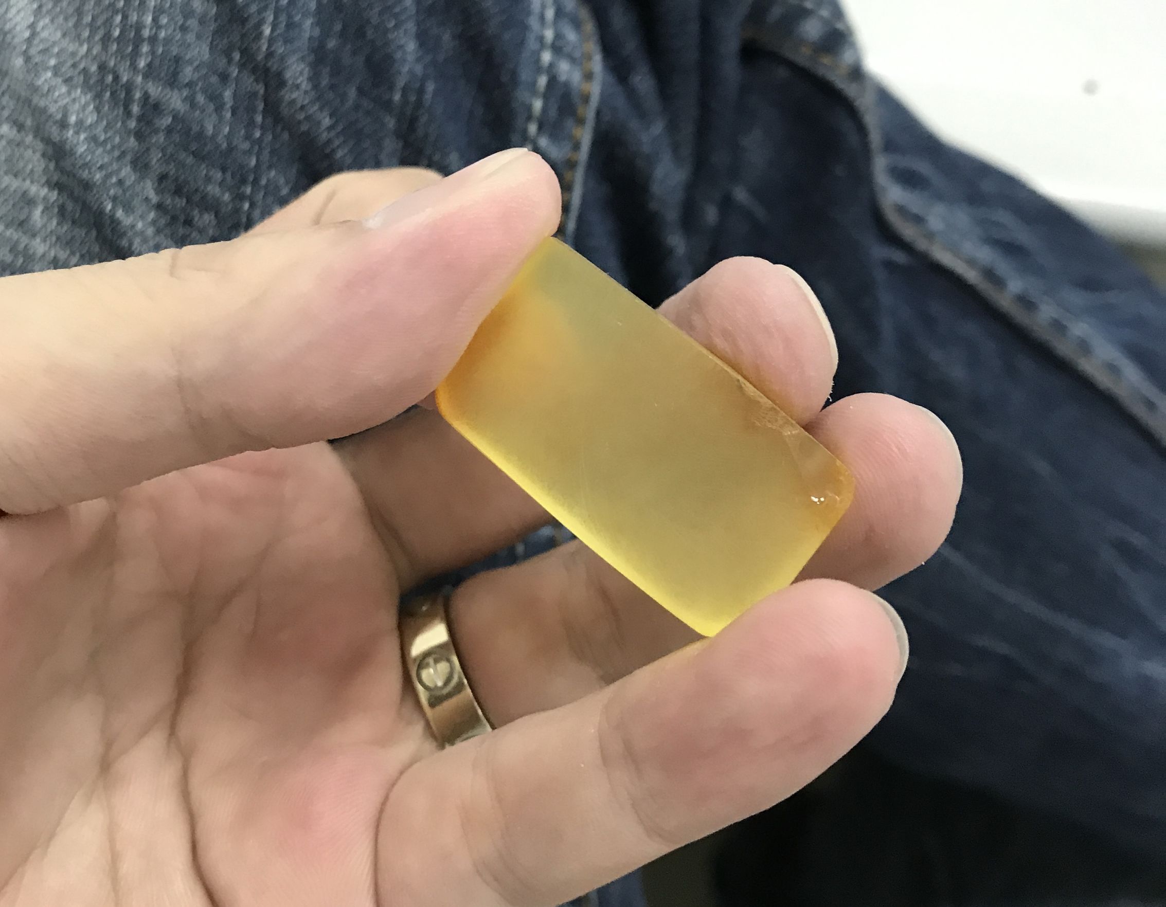 顽主-开一个小金珀做个无事牌小件分享一下抛光小窍门