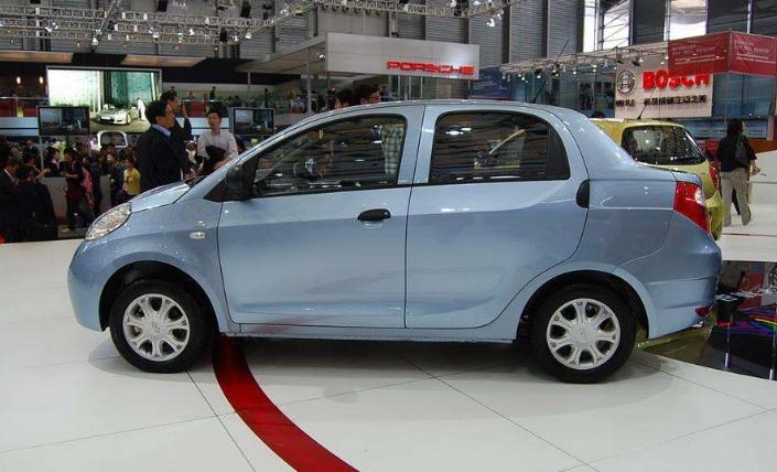 路上碰到一辆奇瑞老车,路上遇到的奇瑞车