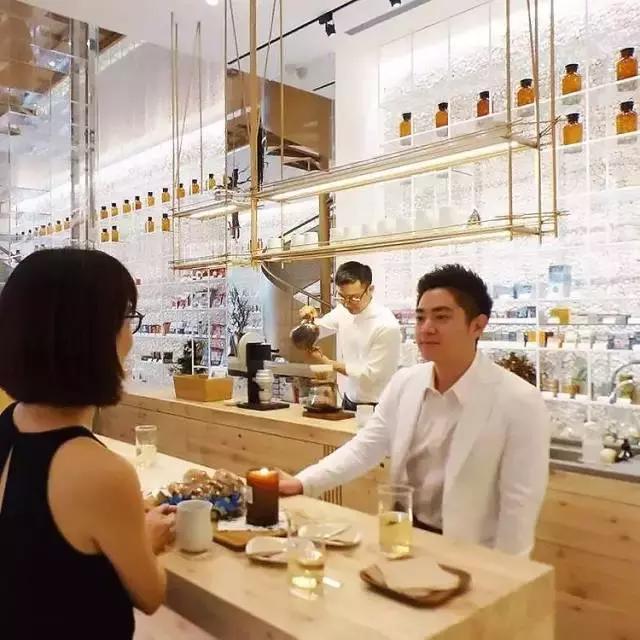 三代医药世家传人，90后帅哥开出中国最美药店，让看病不再可怕